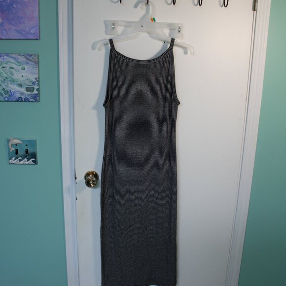 Black and White Striped Bodycon Dress - Picture 4 of 7